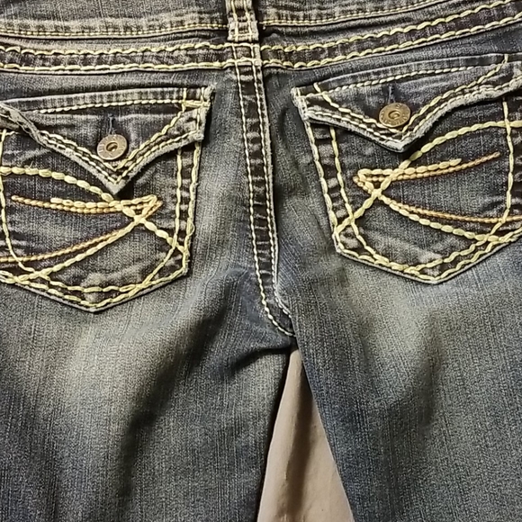 Silver Jeans - Picture 8 of 8